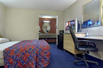 Q Lodging Extended Stay San Antonio Bagian luar foto