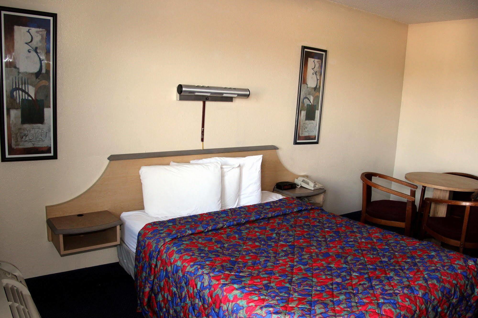 Q Lodging Extended Stay San Antonio Bagian luar foto