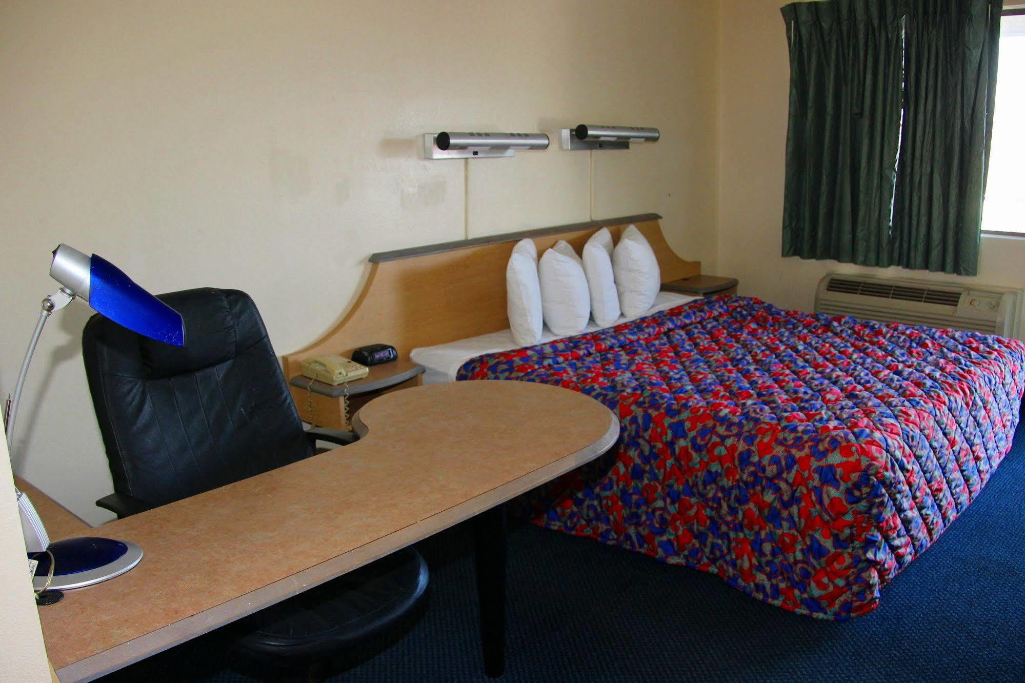 Q Lodging Extended Stay San Antonio Bagian luar foto