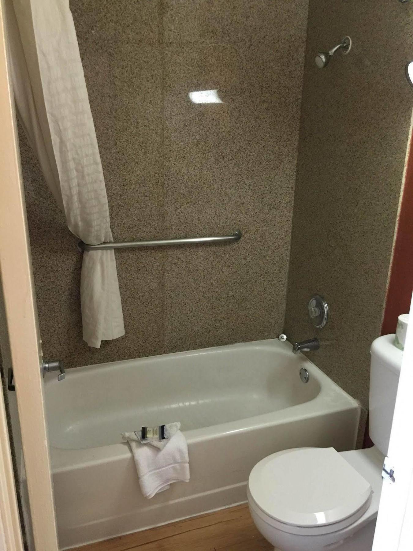 Q Lodging Extended Stay San Antonio Bagian luar foto