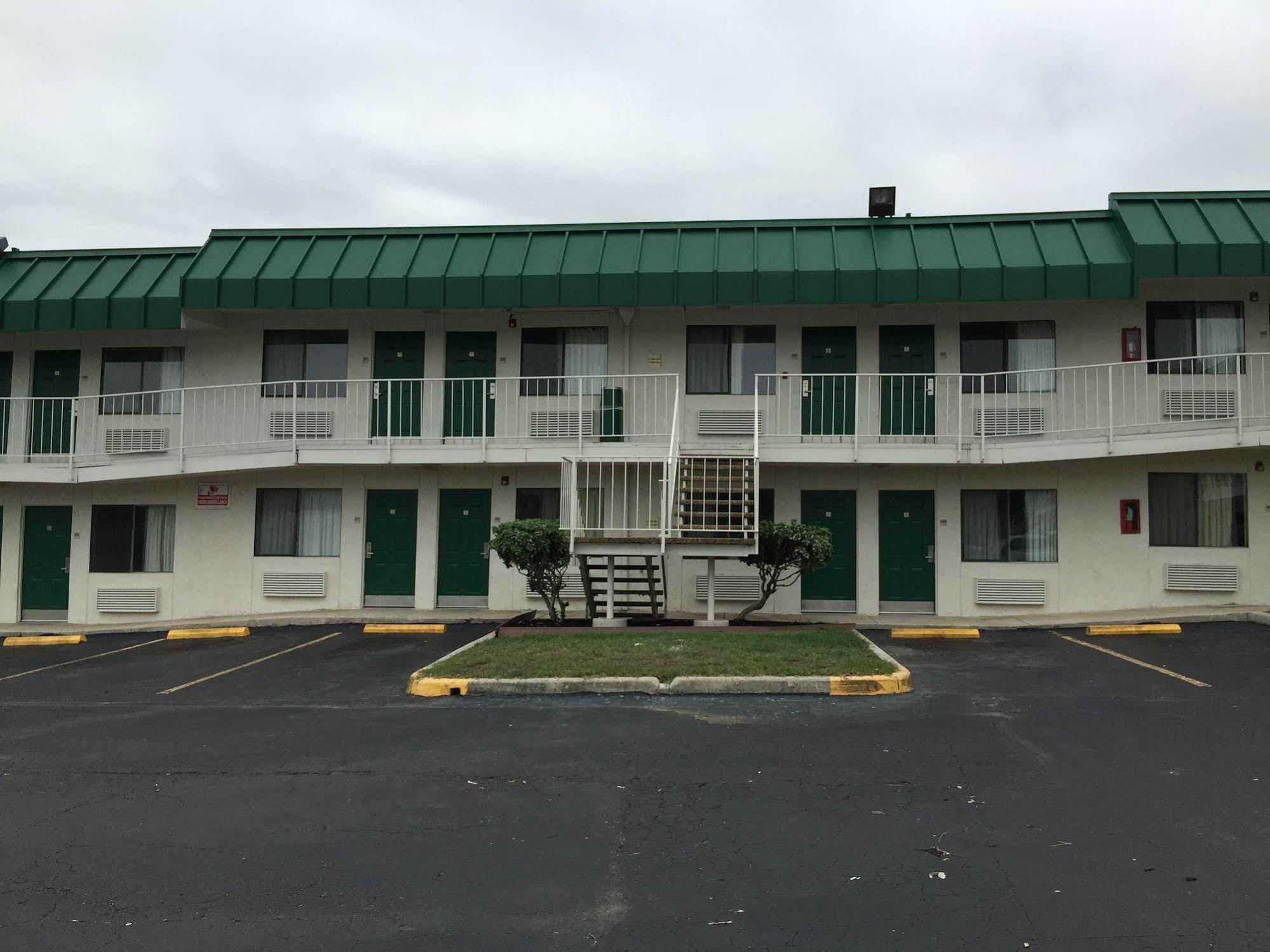 Q Lodging Extended Stay San Antonio Bagian luar foto